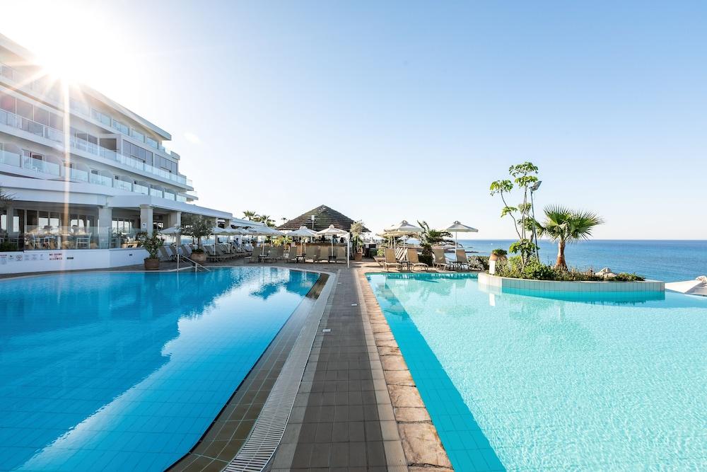 Atlantica Sungarden Beach Ayia Napa Bagian luar foto