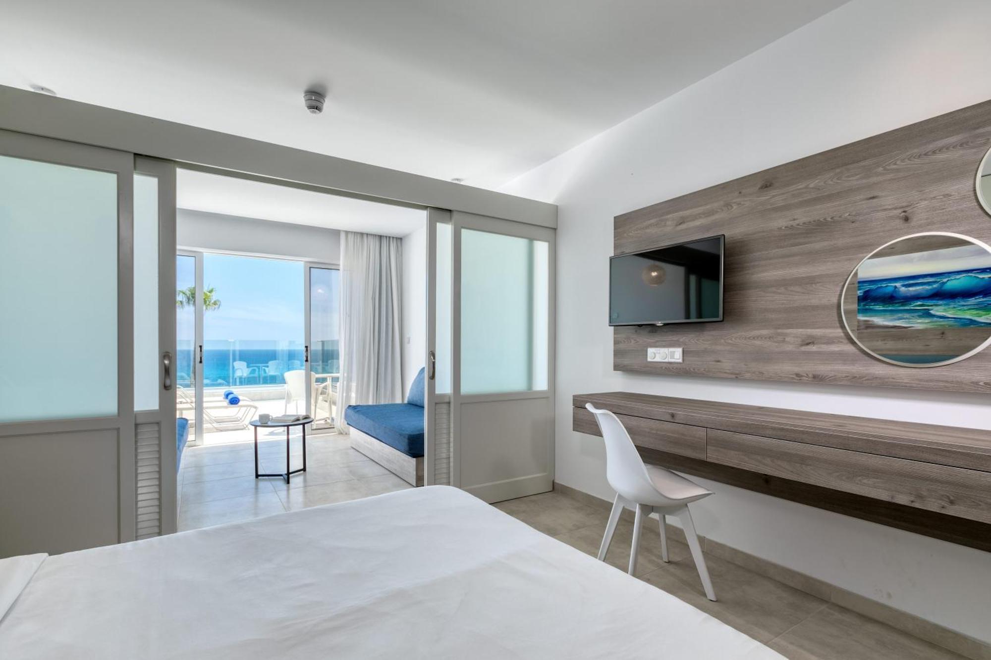 Atlantica Sungarden Beach Ayia Napa Bagian luar foto
