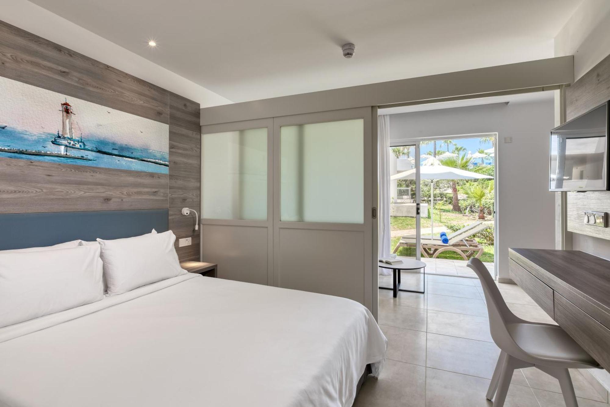 Atlantica Sungarden Beach Ayia Napa Bagian luar foto