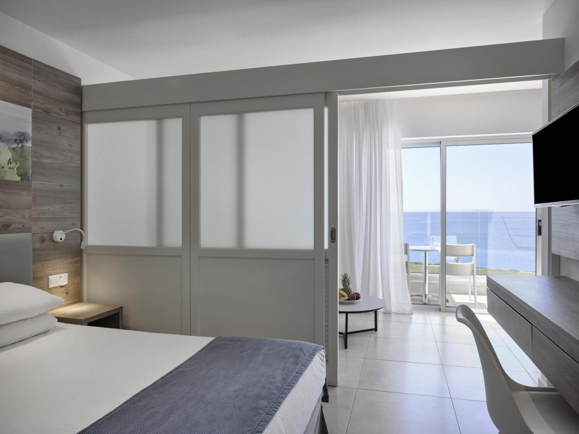 Atlantica Sungarden Beach Ayia Napa Bagian luar foto
